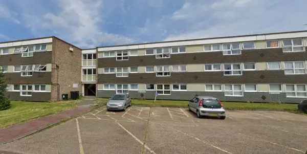 Flat For Rent in Southend-on-Sea, England