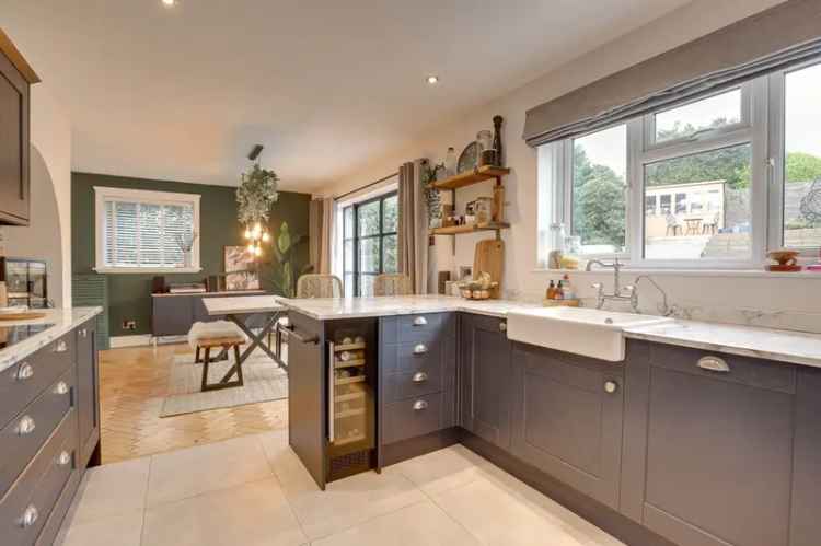 3 Bedroom Detached House to Rent Caversham