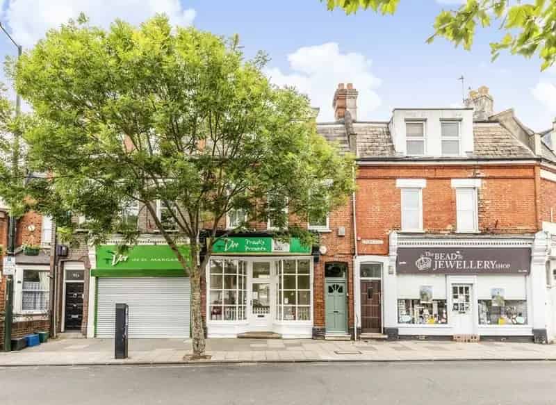 One Bedroom Flat St Margarets Village High Standard Renovation