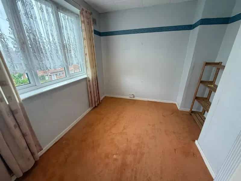 3 Bed Terraced House For Sale No Upward Chain