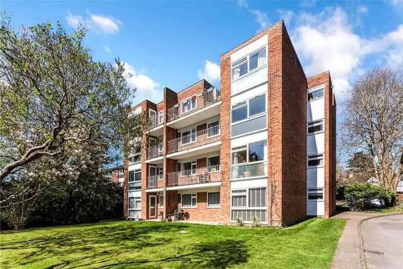 2 Bedroom Flat for Sale near Beckenham Station