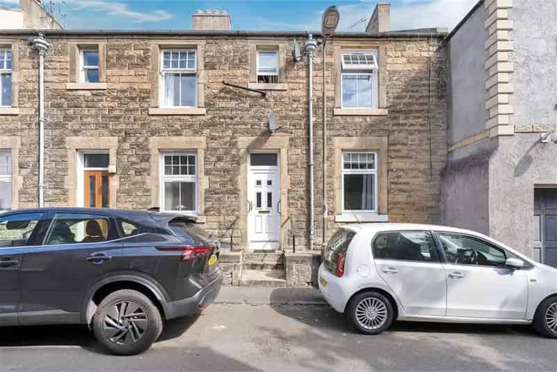 2 Bed Flat - Ground Floor with 1 Reception Room