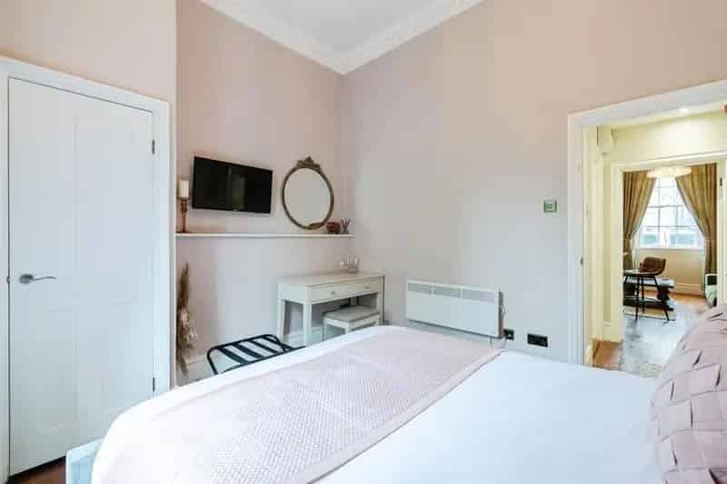 1 Bedroom Apartment for Sale in Bath