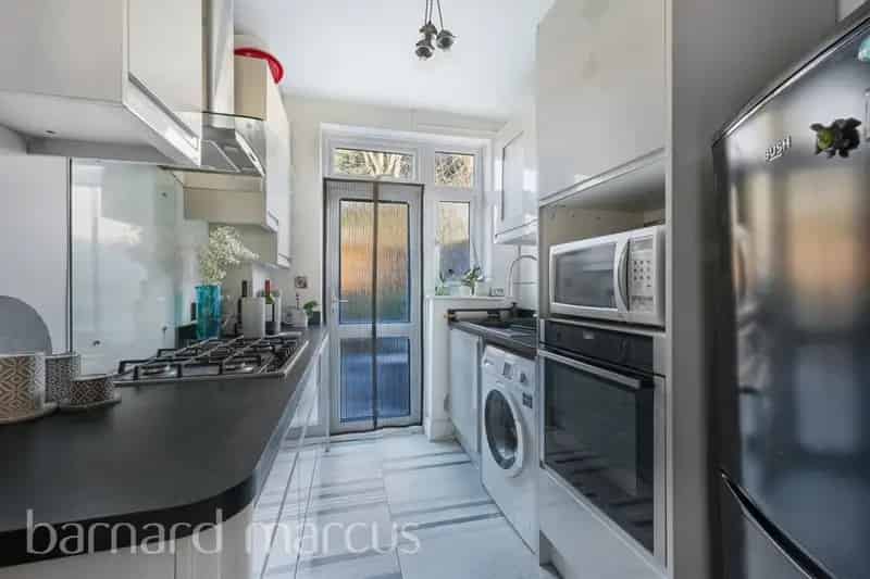 Three Bedroom Victorian House SE27 Hubbard Road