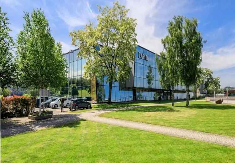 Leeds Office Suites: Modern Workspace with Excellent Amenities