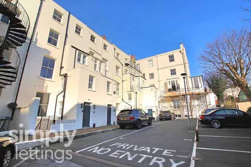Studio Bedsit to Rent - Council Tax and Water Included