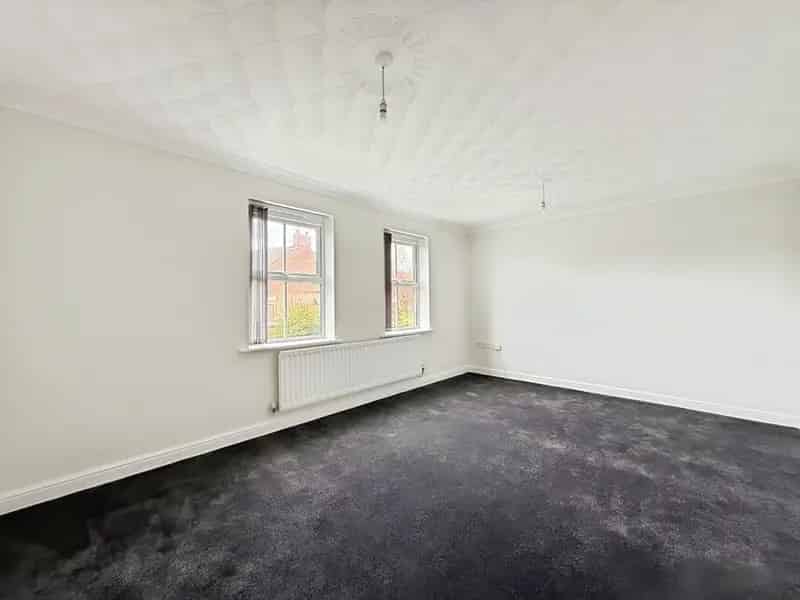 2 Bedroom Flat for Sale in Greater Manchester