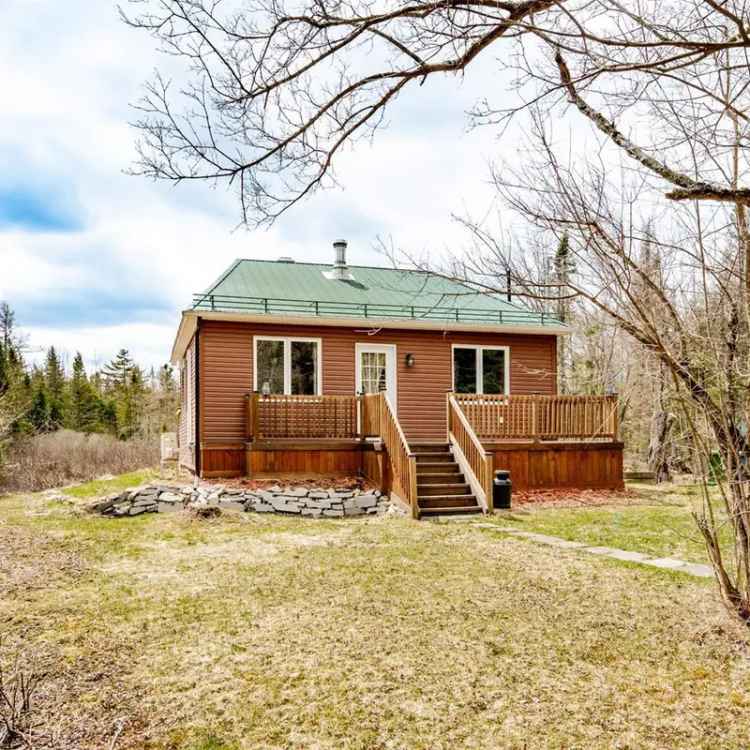 Lake Elgin Cottage for Sale - Turnkey 2 Bedroom 4 Season Home
