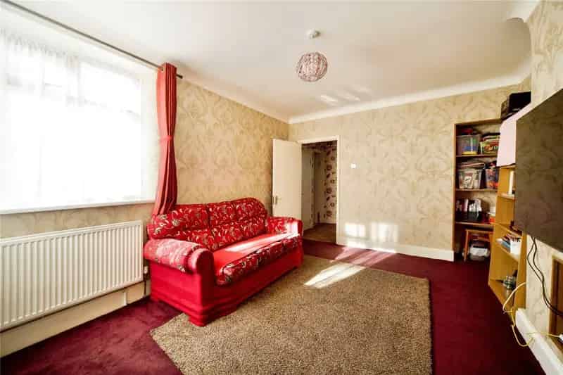 Two Bedroom Flat Forest Gate E7 Shared Outdoor Space Near Transport Links