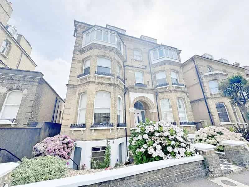1 Bedroom Apartment Hove Sea View Communal Garden