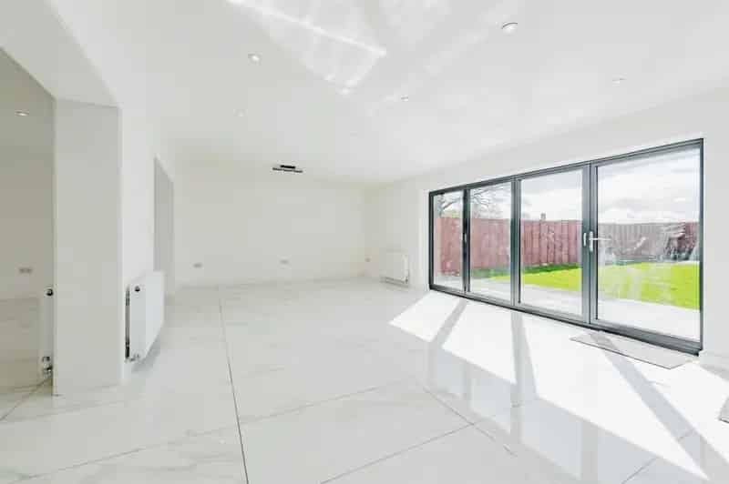 4 5 Bedroom Semi Detached House Holtye Road East Grinstead