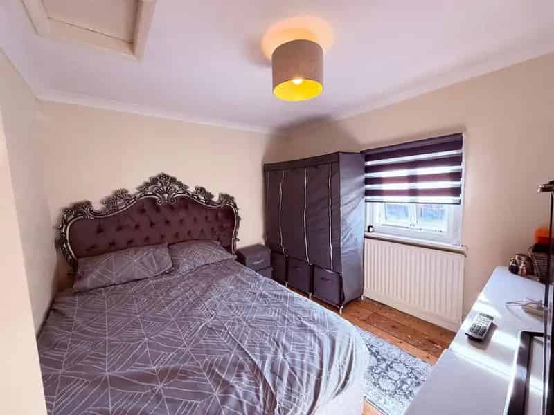 2 Bedroom Victorian Cottage for Sale in Brentwood