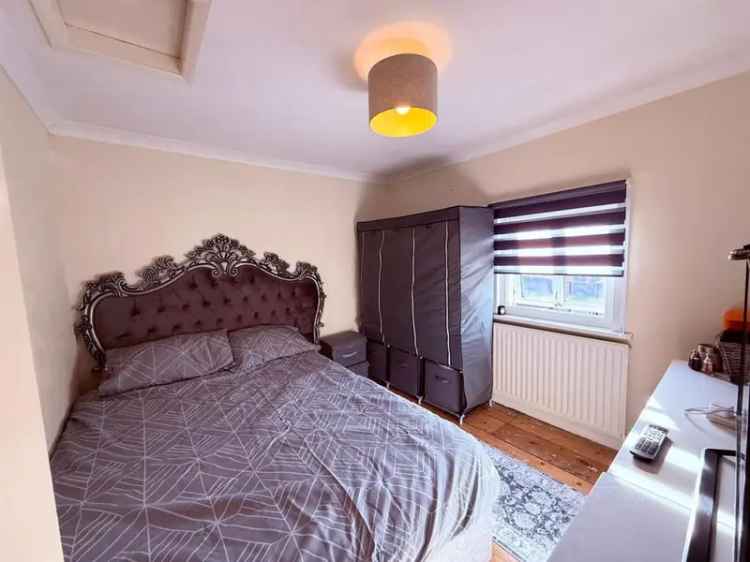 2 Bedroom Victorian Cottage for Sale in Brentwood