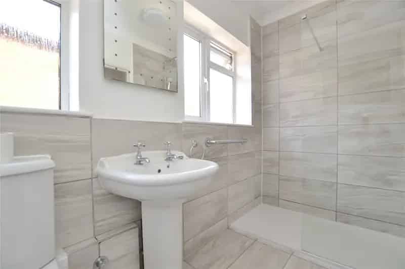 3 Bedroom Bungalow to Rent in Tuffley