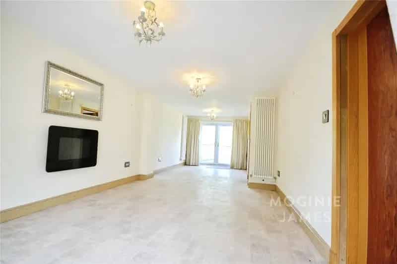 4 Bedroom Detached House with Annex For Sale