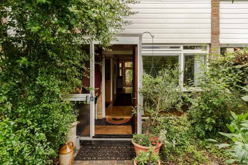 3-Bedroom House in Putney Westrow Estate