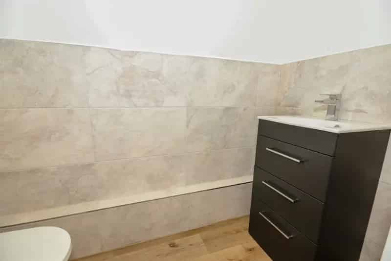 4-Bed Semi-Detached Chalet Bungalow Redheath Close