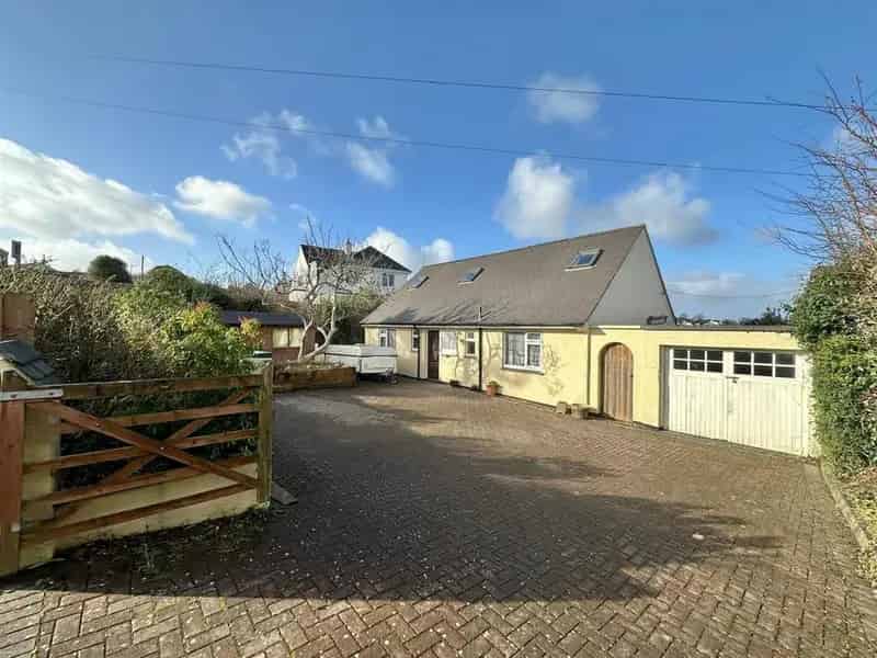4 Bedroom Detached House for Sale in Truro