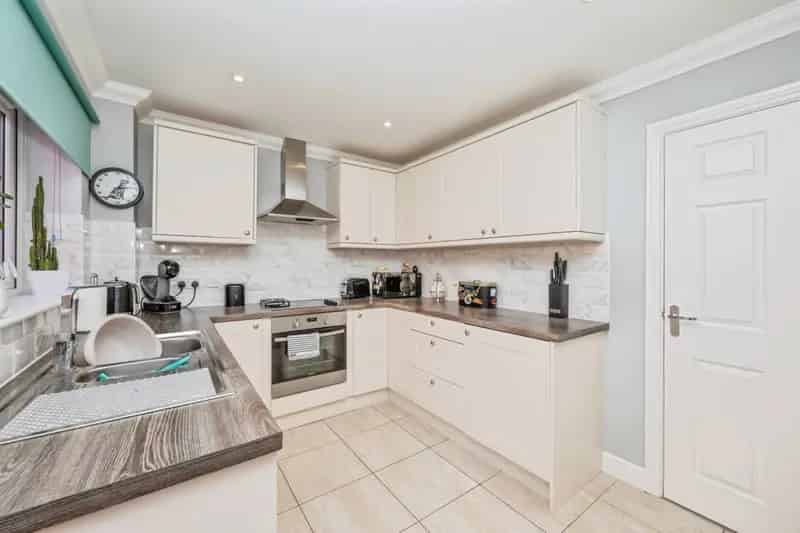 Immaculate 3-Bedroom Bungalow in Hopton-On-Sea
