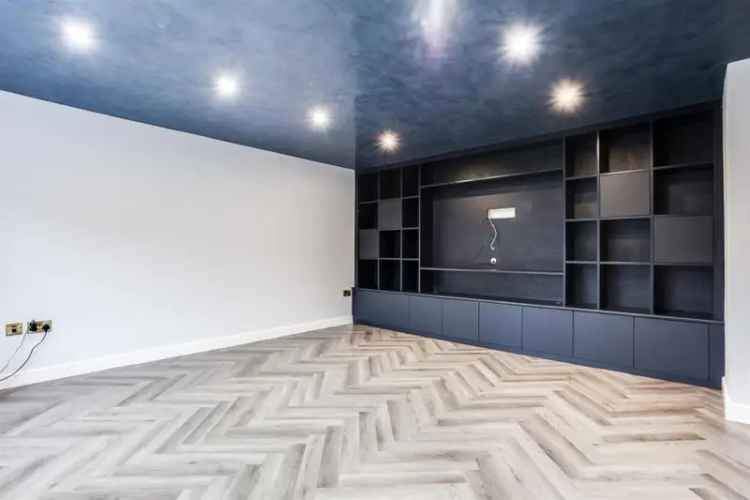 5 Bedroom Detached House for Sale Gated Development