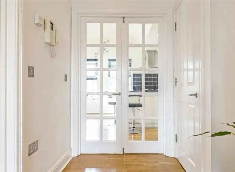 Flat For Sale in Hampton Road, London, England