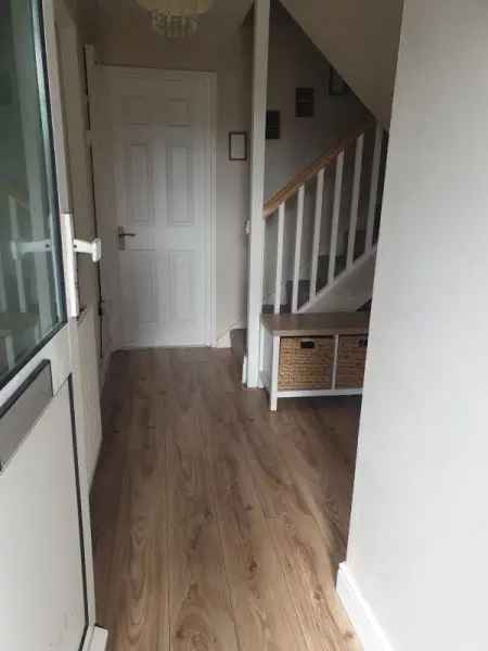 3 Double Bed Mid Terrace House Near London