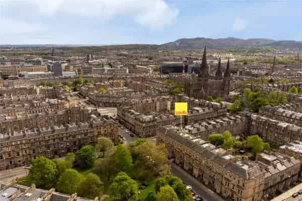 Luxury 2-Bedroom Apartment in Edinburgh West End