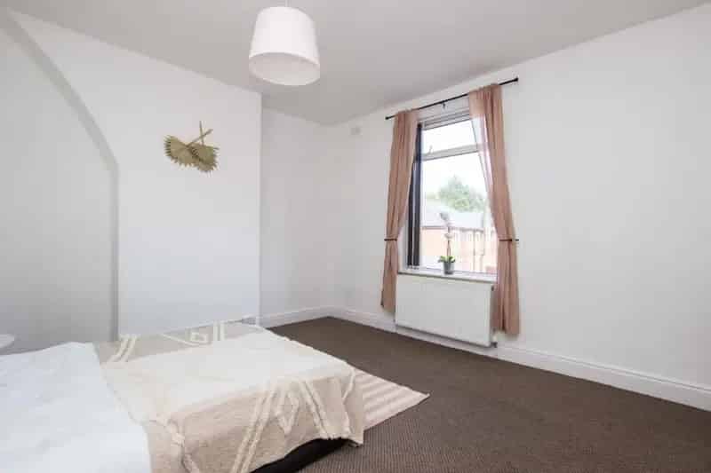 2 bed property for sale