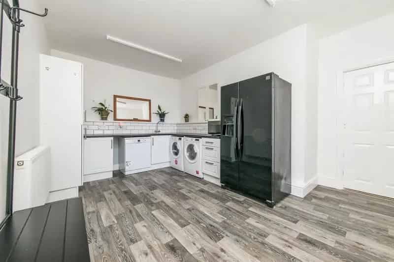 7 Bedroom Family Home with Annex Potential and Ample Parking