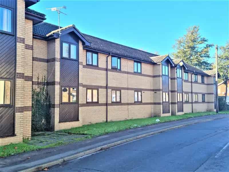 1 Bed Ground Floor Flat Allocated Parking Gas Central Heating