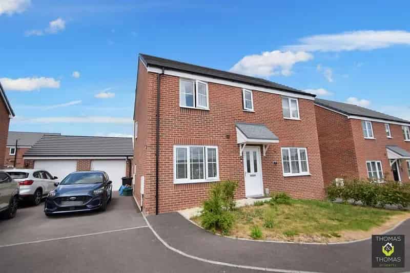 4 Bedroom Detached House to Rent Tuffley