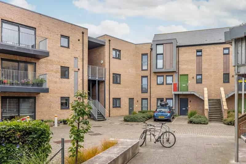 2 Bedroom Apartment for Sale in Edinburgh New Town