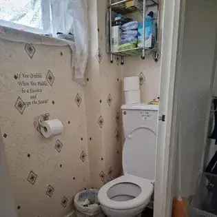 1 Room House Manchester Harpurhey King Size Bed