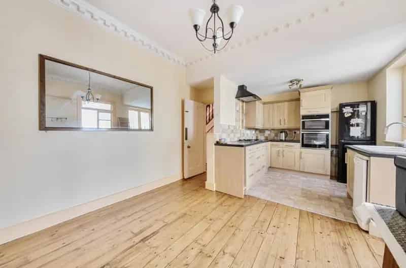 4 Bed House for Sale Chain Free Loft Conversion