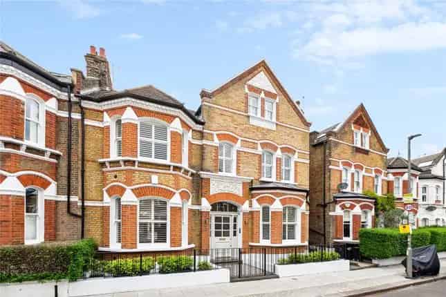 Detached House for Sale Lavender Gardens SW11