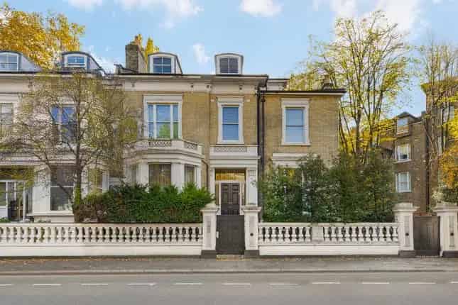7 Bedroom Semi-Detached House Kensington W14
