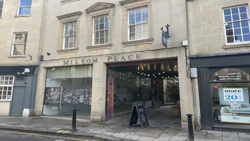 Grade II Listed Shop in Bath City Centre