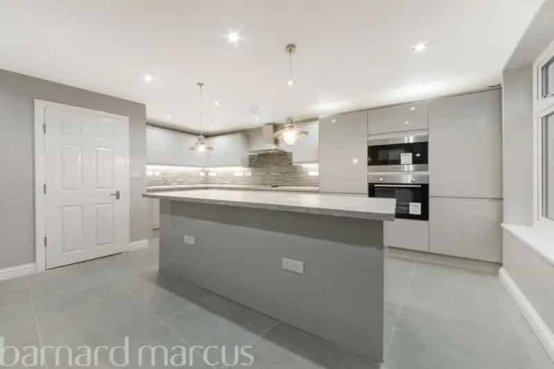 Modern Room Let Bills Included Zero Deposit Guarantee Available