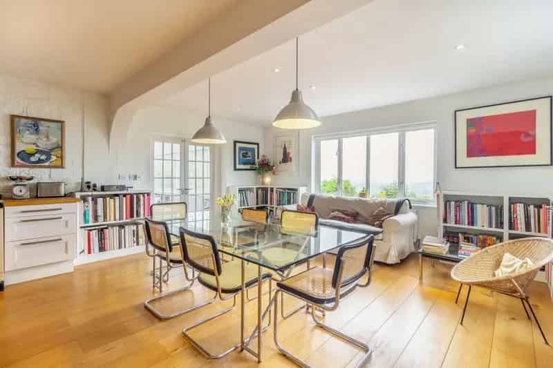 4 Bedroom Detached House for Sale in Lydart Monmouth