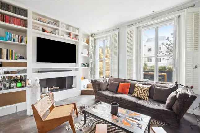 Flat for sale in Clarendon Road, London W11