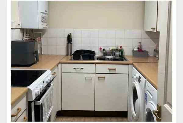 Flat For Rent in Worthing, England