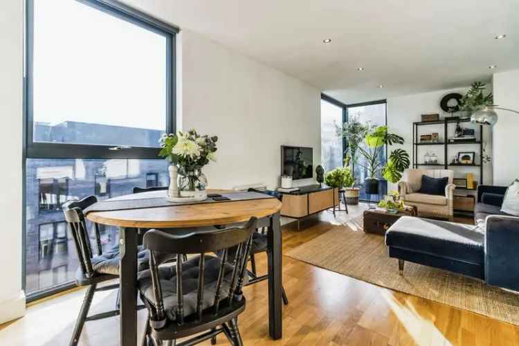 2 Bedroom Flat for Sale Manchester M4 EWS1 B1