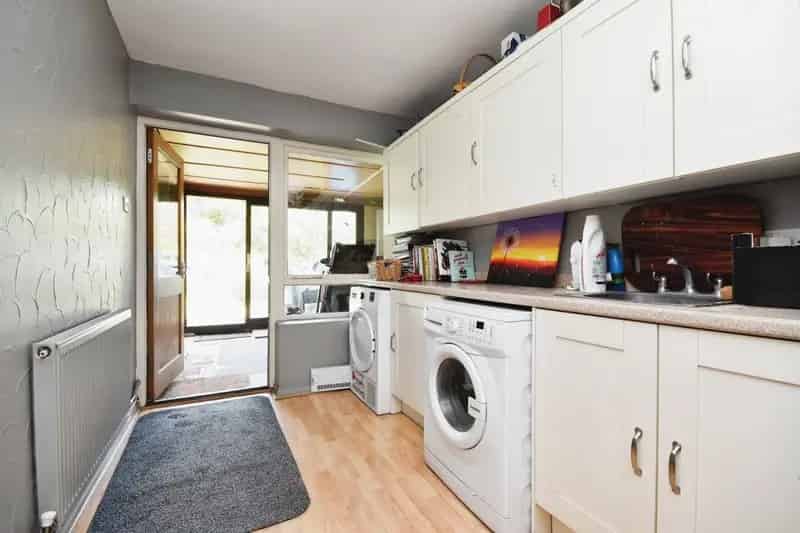 5 Bed Detached House Toppesfield