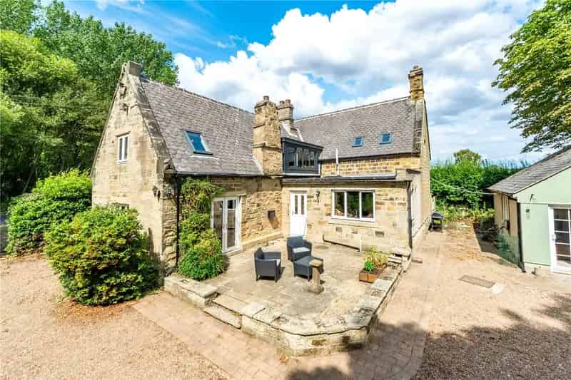 Detached House for sale with 5 bedrooms, Doncaster Road East Hardwick