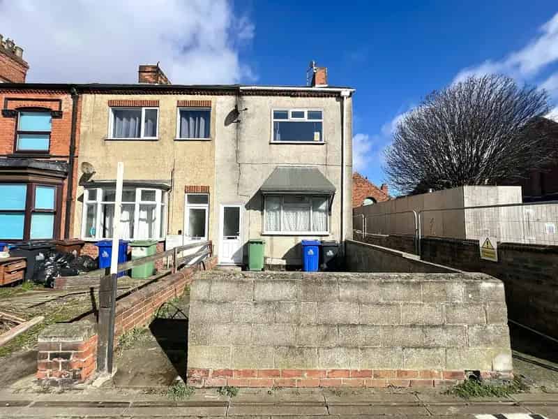 Flat For Sale , Grimsby Road, Cleethorpes, England