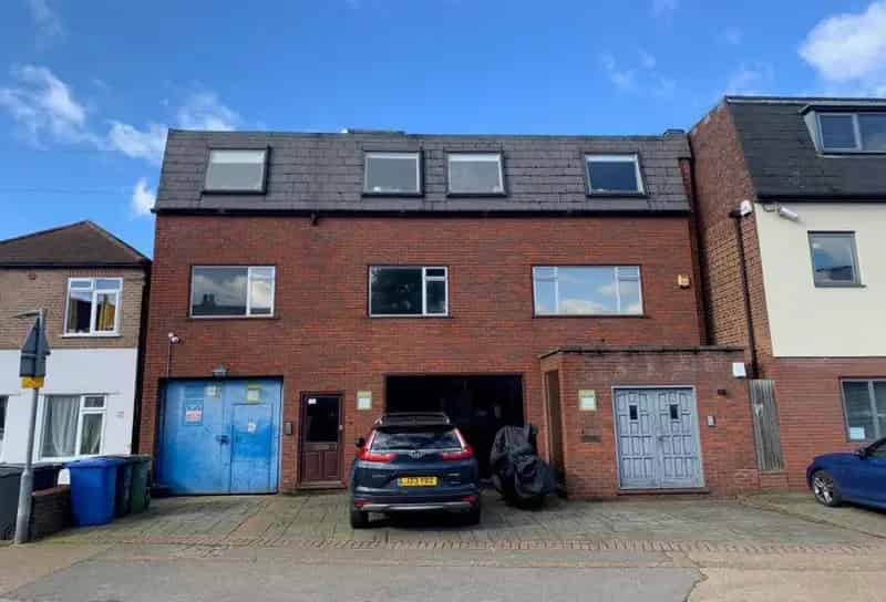 3-Storey Detached Building with Offices and Residential Flat