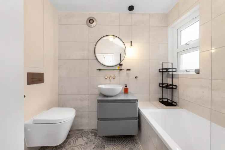 2 Bedroom Flat House to Rent West Norwood