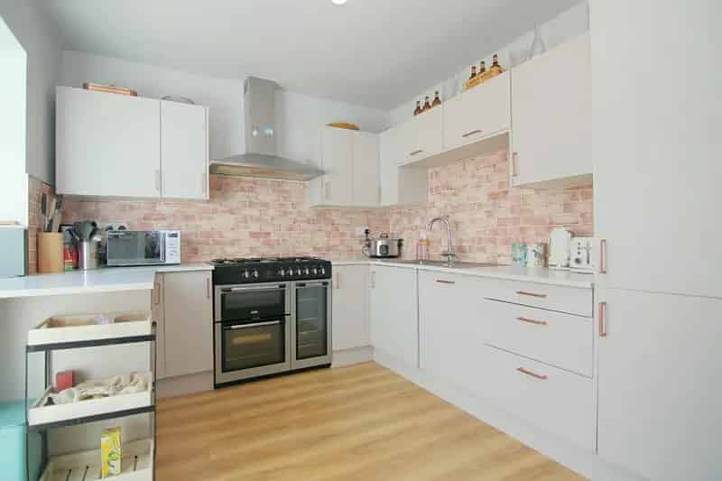 3 Bedroom Extended Home For Sale Near Pudsey Town Centre