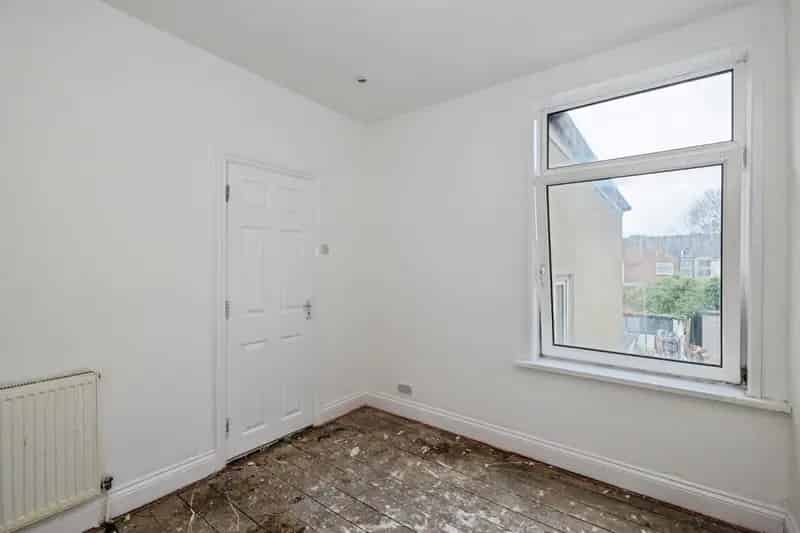 Refurbished 3-Bed Family Home with Large Garden