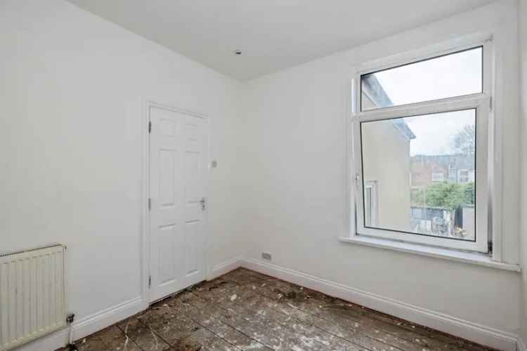 Refurbished 3-Bed Family Home with Large Garden